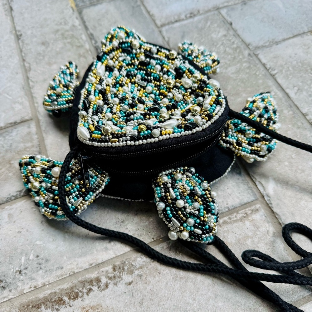 Beaded Turtle Design Bag - Picture 3 of 4